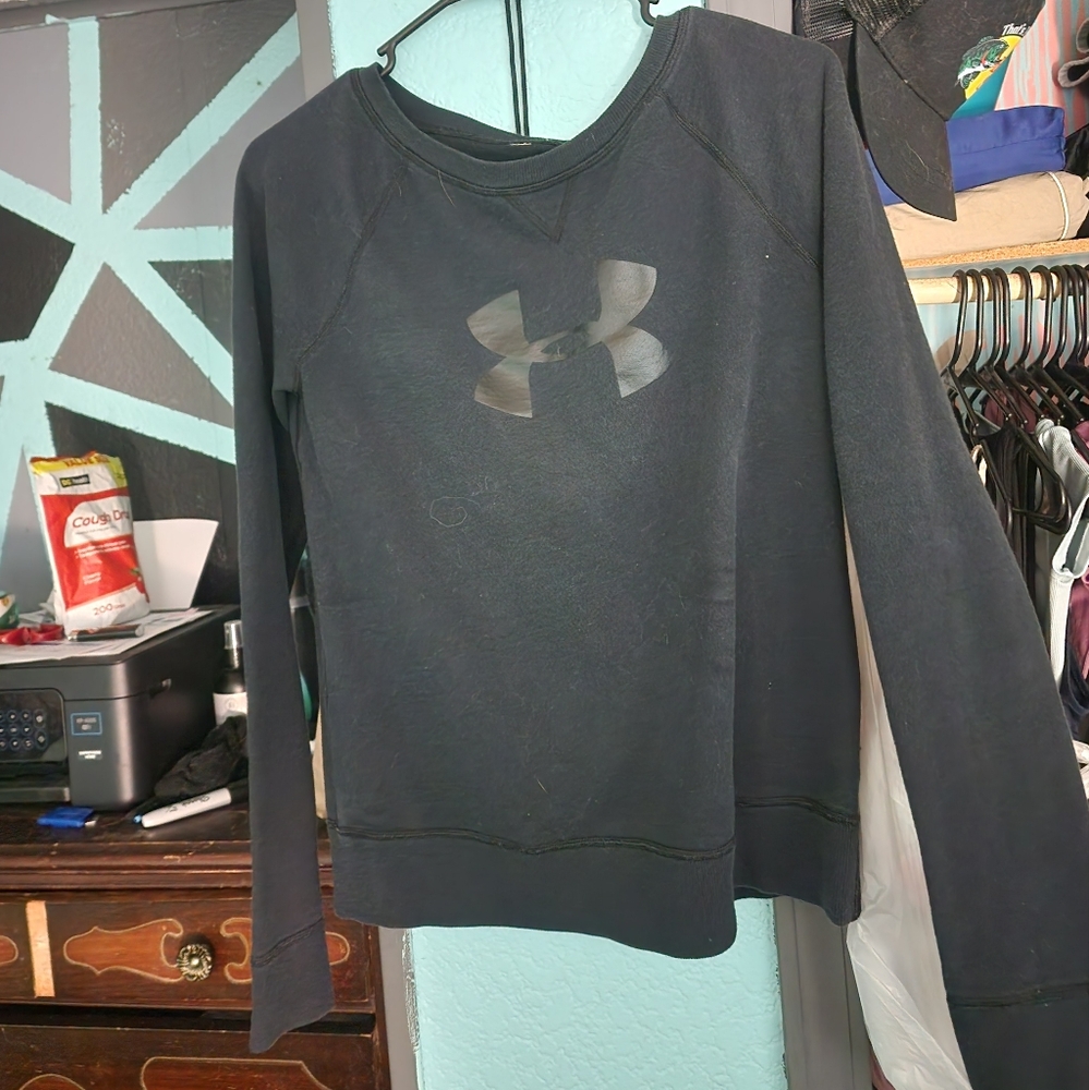 Under Armour Black Sweatshirt